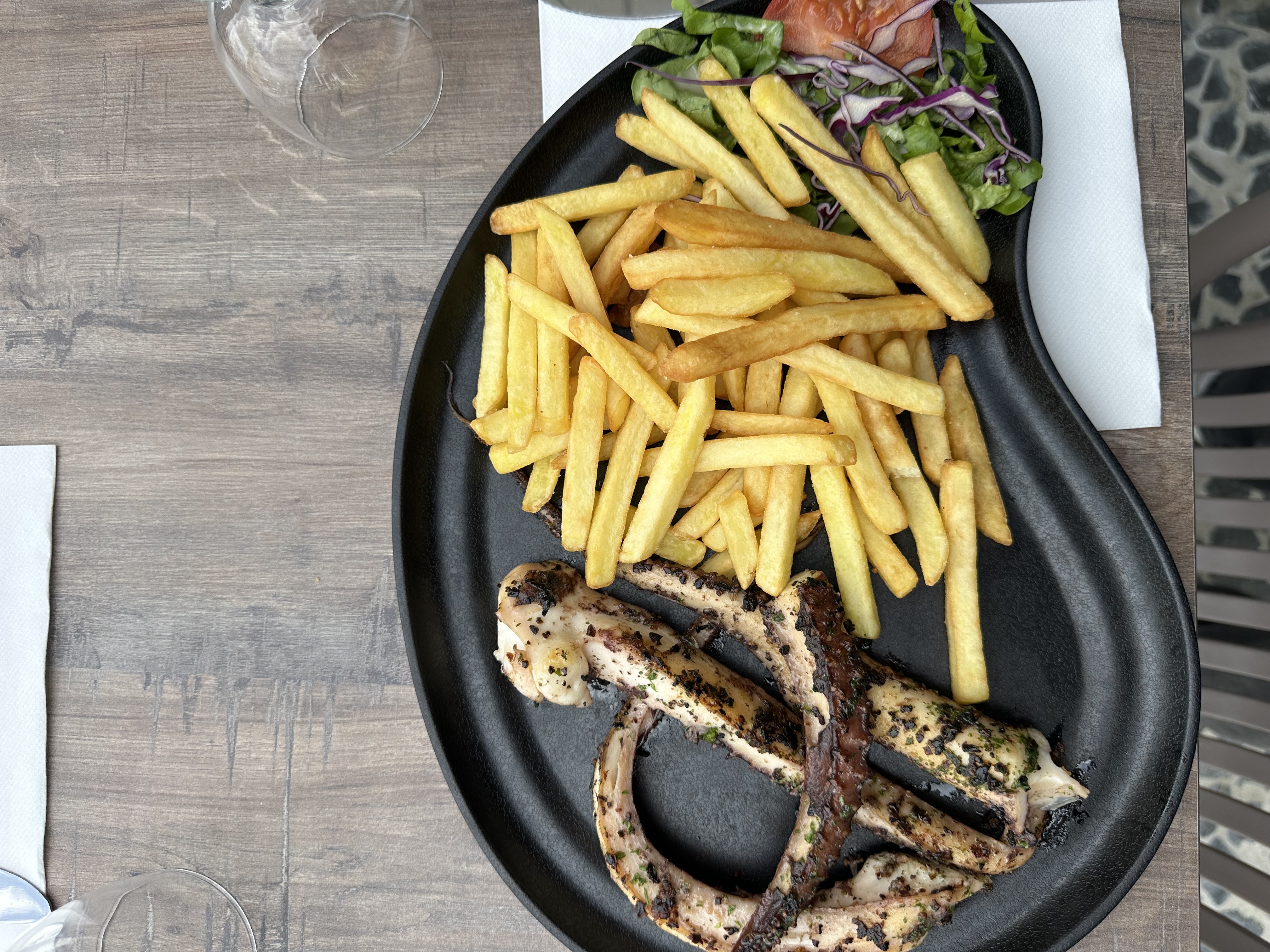 Encornets grillés et frites maison